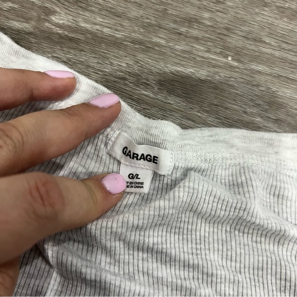 Garage NWT Pamela Scoop Neck Tee Ribbed Short Sleeve Gray L - Picture 2 of 2